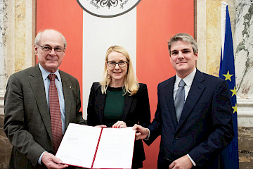 Verleihung Österreichisches Staatswappen Auer Signal